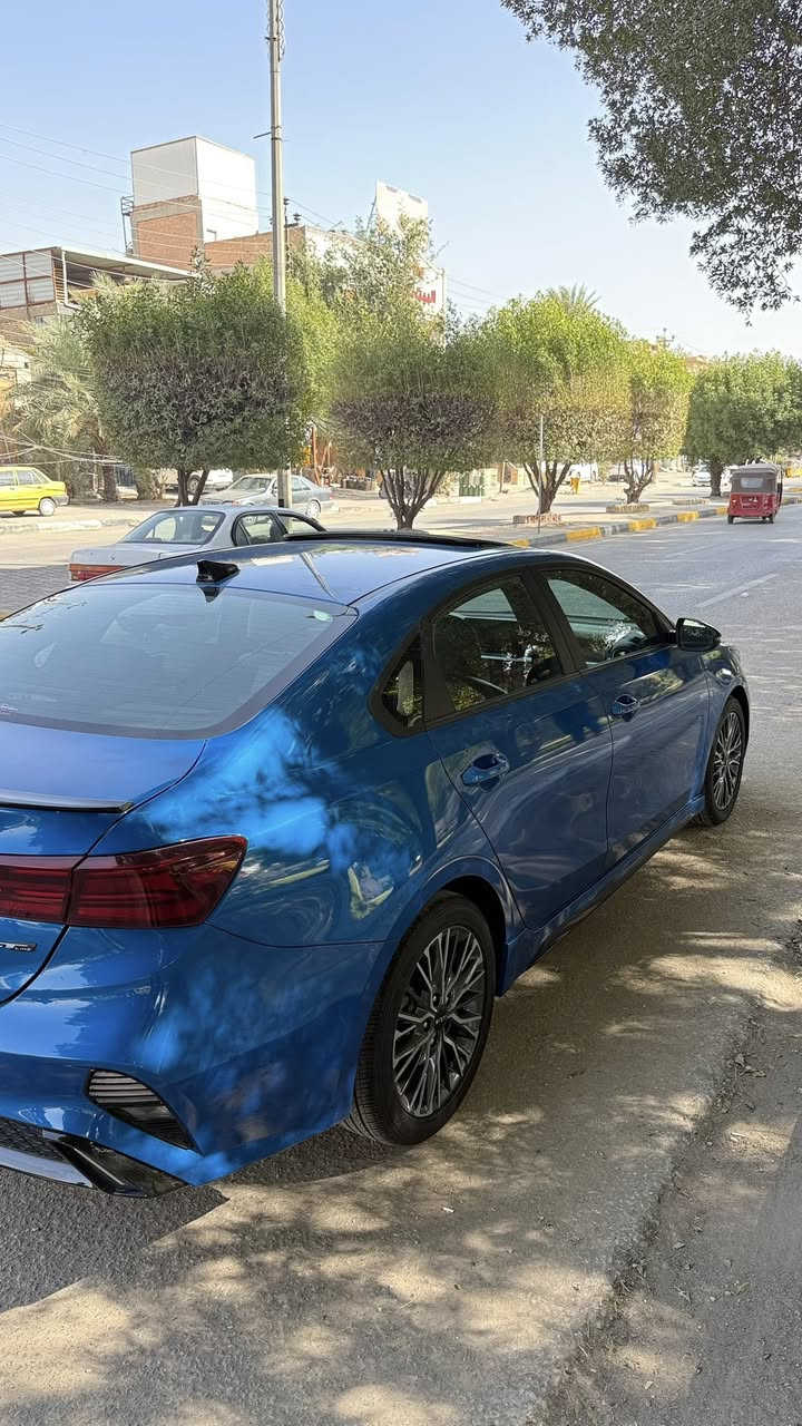 السلام عليكم 
كيا فورتي مديل 2023 GT.LINE سياره حادثه فقط بنيد دخول جديد اني مستورده سياره فول للاخير مكينه 2000دوش فتحه بصمه 
كشنات مخمل وجلد ثلاث انضمة قياده رادر سستم صوت 
هاند بريك دكمه سياره كلش هواي بيه مواصفات كامله ع اخر حبايه السعر 164وبيه مجال بسيط مكاني كربلاء 
للاستفسار ***********
