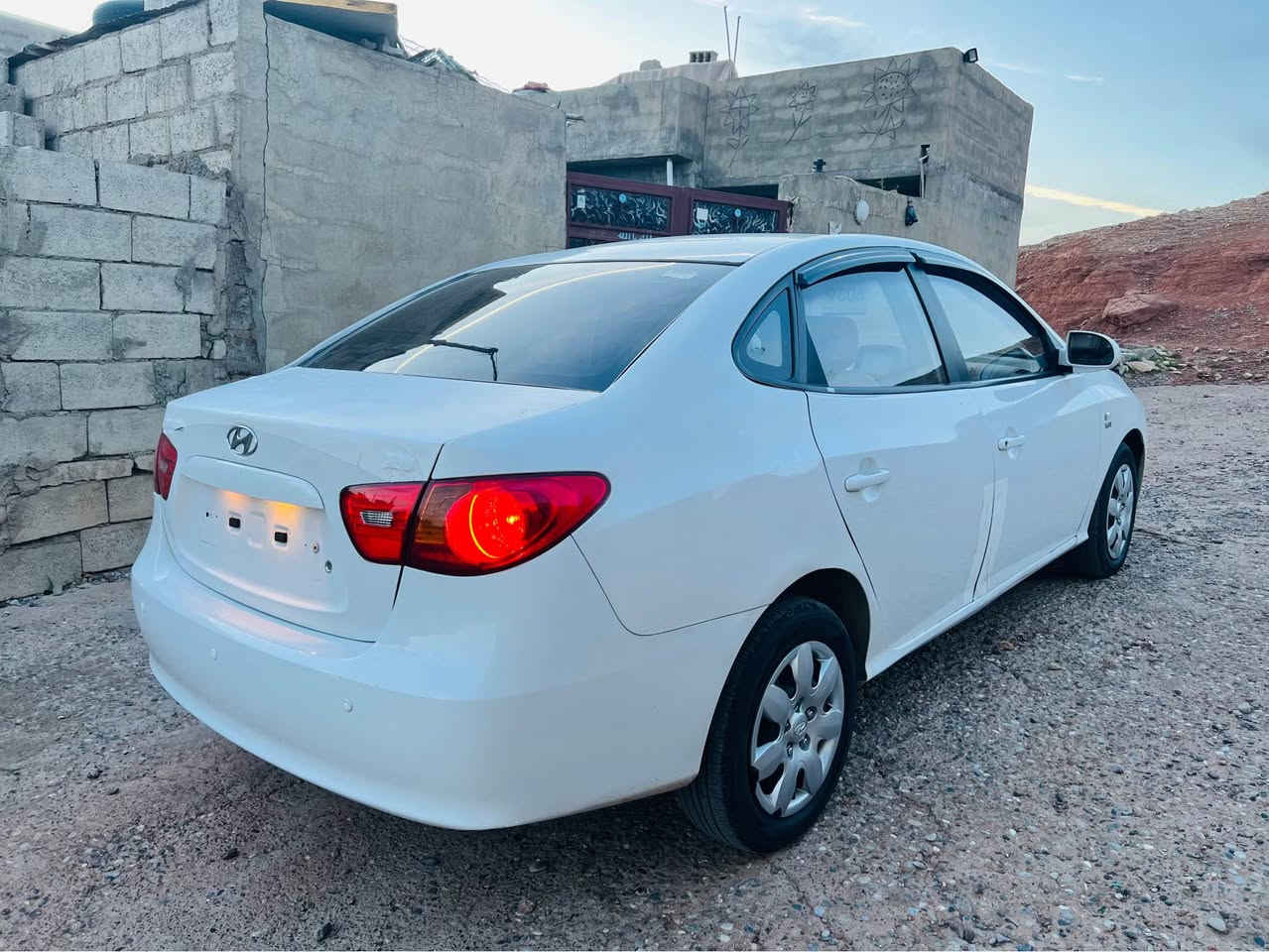 ئاڤانتی 2007ناو زەرد 
مەکینە 16دەکشن بەرز 
گێڕو مەکینە بەشەرتە 
کوشین جڵدو هیتەر 
ئاوینە کارەبای چوار تایەی نوێ 
بێدەعم سعری 50کەمێک مەجال
گەر مشتەری پەیوەندی بکە 
*********** كويسينجاك, أربيل
