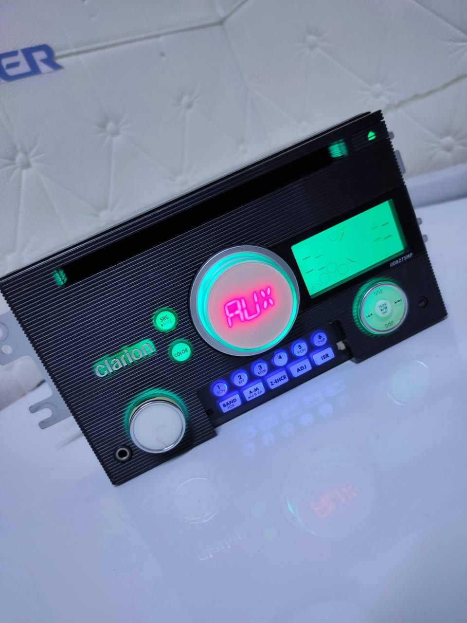 تـحفة من كلاريون بالة. صناعة ماليزي متغير الالون 728 لون مختلف تصميم بسيط وجميل سعر 60 متوفر توصيل
ملاحضة اوكس سي دي يواسبي راديو . بدون بلوتوث متوفر قطعة بلوتوث خارجية . باقي تفاصيل داخل الفيديو والصور


**إذا كنت صاحب هذا الإعلان وتريد حذفه لأي سبب، رجاءا أرسل رسالة إلى الدعم الفني**