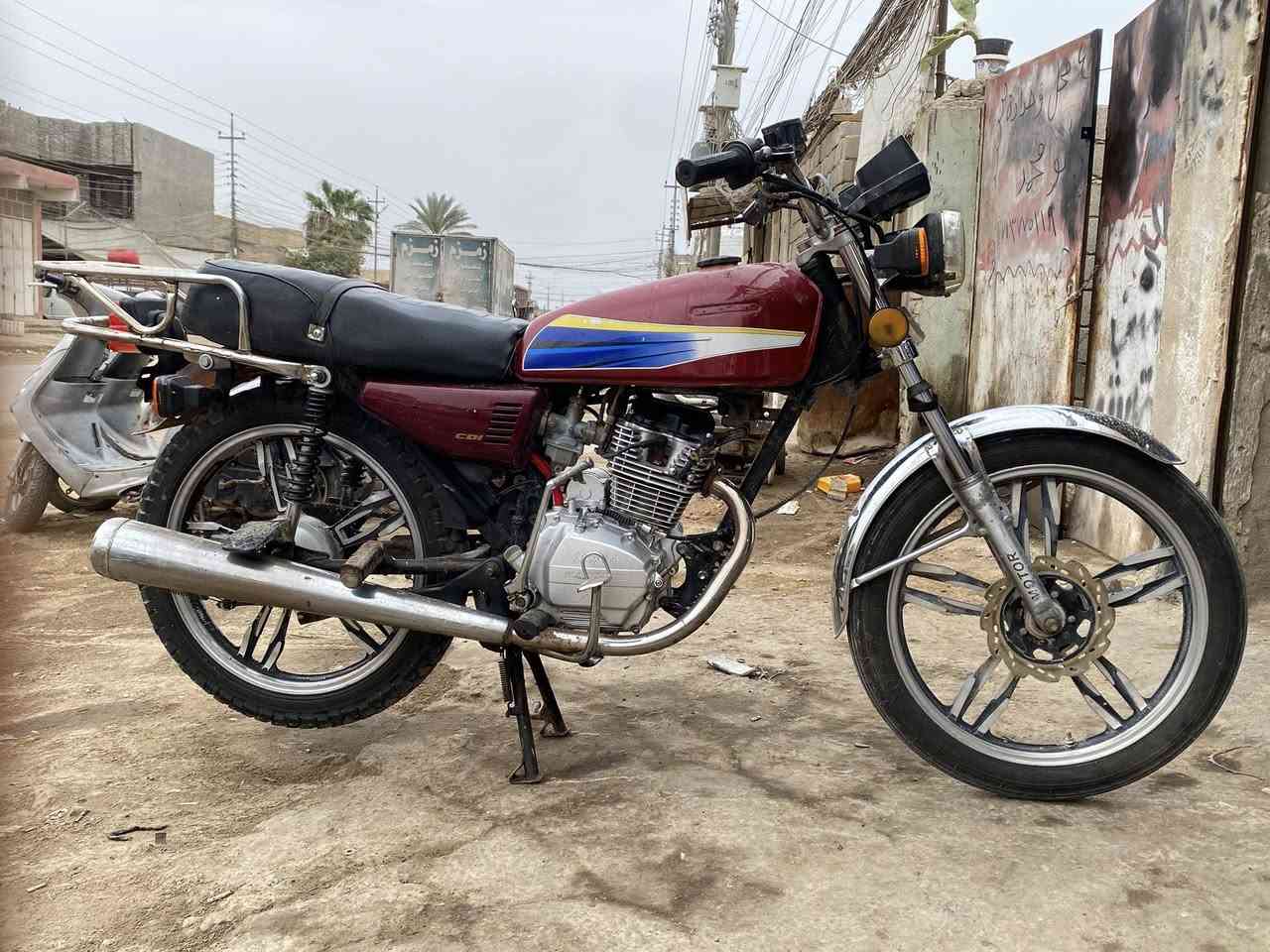 السلام عليكم دراجه سيفون موديل20 للبيع اوراق سكانر كامله محرك خير من الله مكاني بابل بجانب بي غرق الهاتف***********
