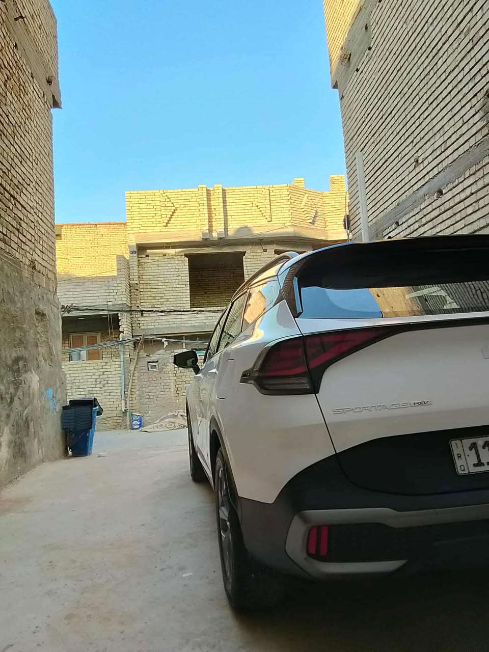 سبورتج ٢٠٢٢ هايبرد
سياره بأسمي سنويه وهزه وارقام انكليزيه 
مكفوله من الصبغ ولتبديل سياره جديده استخدام شخصي 
المواصفات 
كامرات ٣٦٠ درجه 
حساسات امامي وخلفي 
توقف ذاتي 
مانع تصادم مانع انزلاق سياقه ذاتيه 
شفتات استيرن 
استيرن دي 
اوتو هولد سايد ابريك دكمه 
كير ماوس 
ثلاث وضعيات قياده ايكو نورمن اسبورت 
كشنات ابيض ملكي تدفئه تبريد 
كشن ذاكره 
وبعد بيهه هواي مواصفات 
مكاني بغداد الكرخ 
***********
