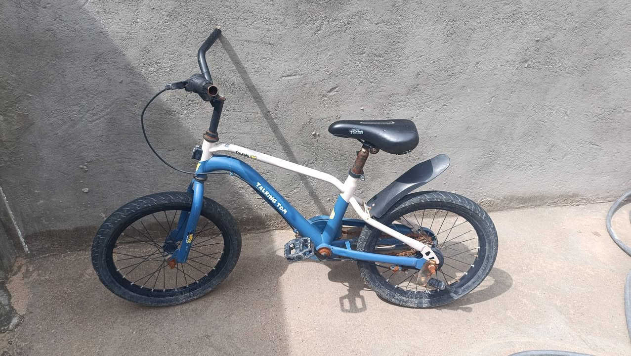 بايسكل حجم  16 
نظيف مشكلته بس الزنجيل 
سعره 60


**إذا كنت صاحب هذا الإعلان وتريد حذفه لأي سبب، رجاءا أرسل رسالة إلى الدعم الفني**