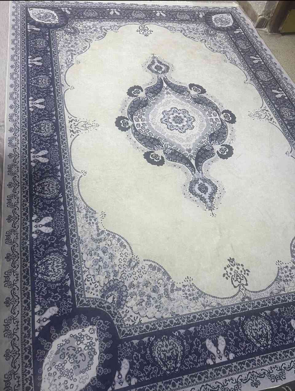 الثريات عدد 2 نفس الشكل فقط وحده منهن مكسور الجناح وملزكينه مكان جميله


**إذا كنت صاحب هذا الإعلان وتريد حذفه لأي سبب، رجاءا أرسل رسالة إلى الدعم الفني**