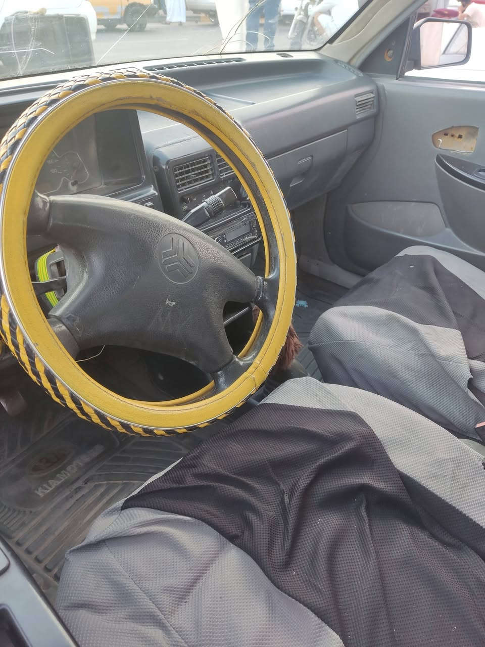 السلام عليكم سياره سايبه للبيع في البصره الزبير ماكينه بيها شويه تبخير سنويتها سنويتها ضايعه وبيها واجهه من المرور سعرها ست ورقات وبيها مجال قليل رقم الهاتف ***********
