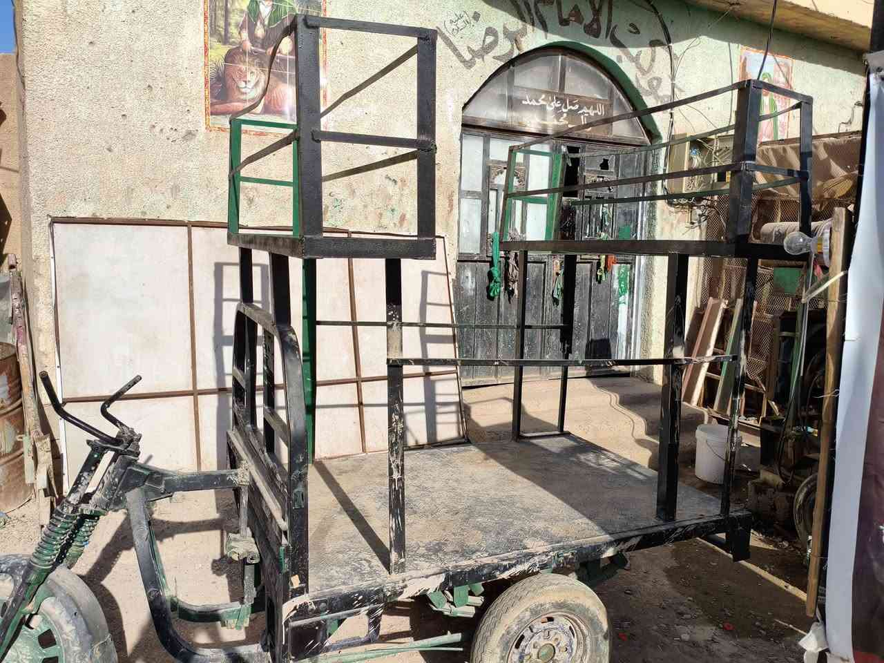 عرباين 3 لالبيع قيم وخذ الي يرضي الله 
بغداد النهروان 
الرقم ***********
