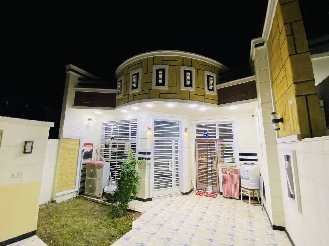 السلام عليكم
دار سكن للبيع طابو زراعي البستان 

📍شارع ابوكمال #بناء جديد ( ٢٠٢٤ )

#مساحة الدار / ٢٠٠متر الوجه ٦متر و٧٥س

والنزال / ٢٨ متر  خارطة الدار جداً مرتبة

#سبلت كنتوري ٣طن
وكاونتر تفصال  جديد هدية مع الدار 

#طابق واحديتكون من 

1-استقبال

2-مطبخ

3-صاله

4-غرف نوم عدد 2

5-صحيات عدد 2

 

للاستفسار اكثر الاتصال على الأرقام التالية 

📞***********
