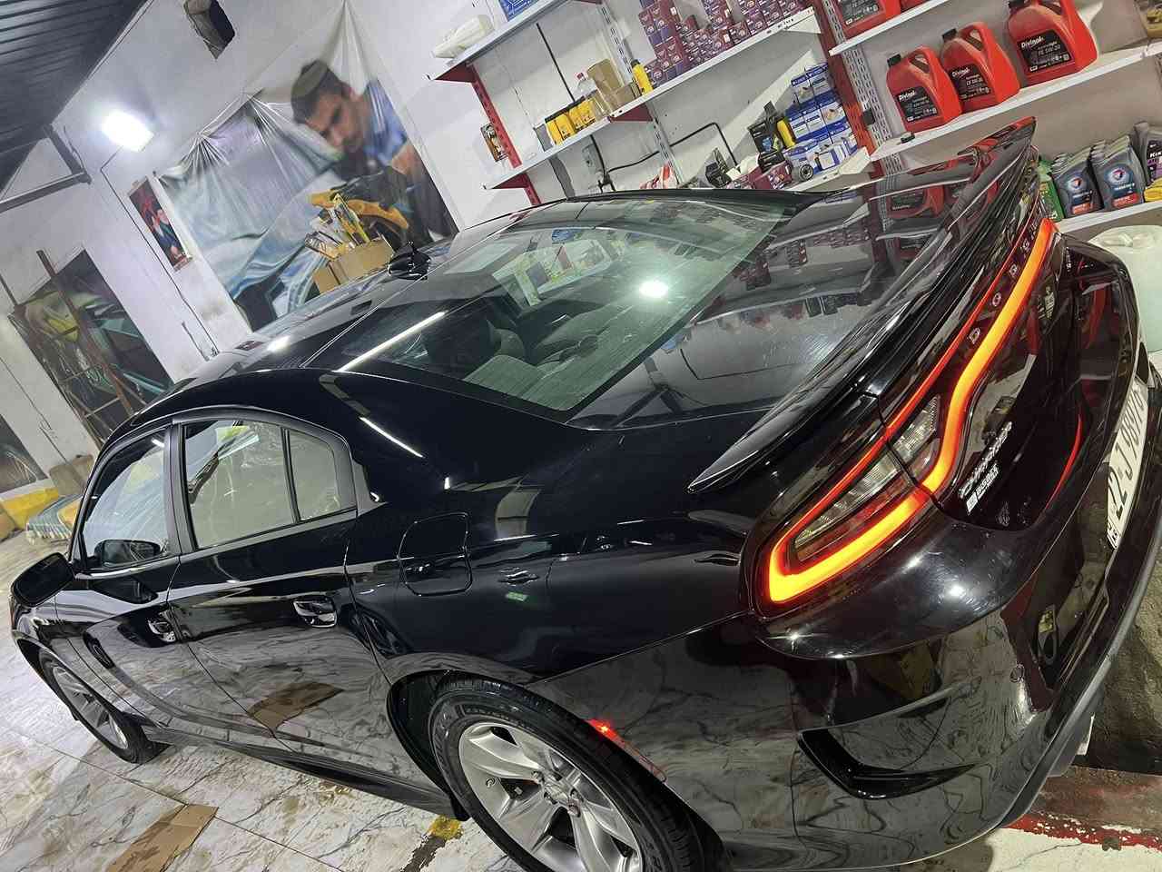 سلام عليكم بيع مستعجل جارجر للبيع موديل ٢٢GT رقم أربيل حادثه جاملغ وبنيد بدون شواصي بدون فخذه صفحه وكلير صفحه السايق مواصفاته كشن  كهرباء شاشه جبيره كار بلي ماشيه ٨٢ مكاني كربلاء ***********السعر ١٨٥ وبيها مجال جدا قليل تخم تاير البارحه شادهن
