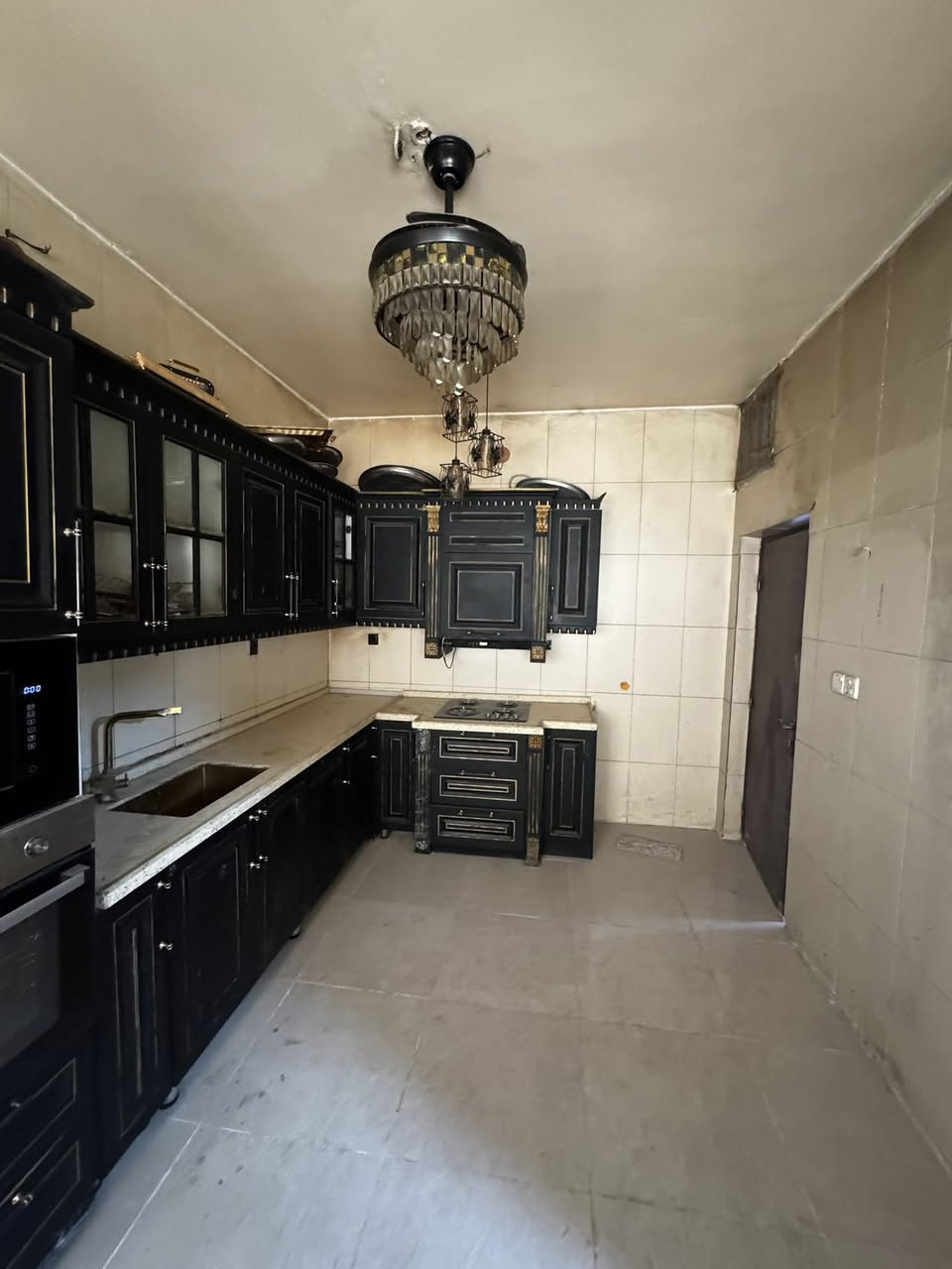 دار مؤثث  للايجار الكرادة عرصات الهندية
المساحة 200 متر 

يحتوي على غرفتين وصالة وخدمات و كراج كبير 

للتواصل على الرقم 

*********** مهندس اسامة
