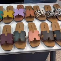 فقط ٢٦ الف 😍🤩 تحطيم الاسعار شحاطه نسائي جلد هرمز قياس ٣٧_٤١ ١٥ الون مت...