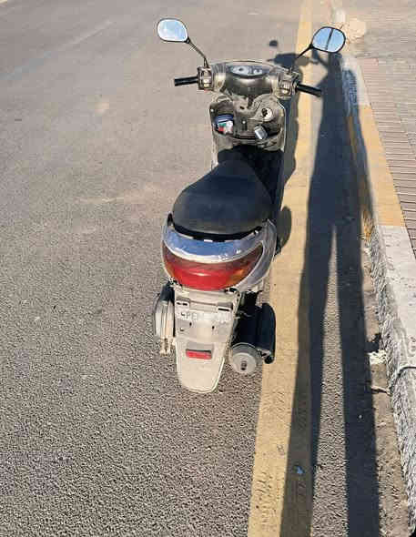 السلام عليكم دراجه بريز للبيع مكفوله الدراجه نضيفه وكلشي شغال بيها من كهربائيات وشاير ومن كل النواحي مكفوله الدراجه شلعه ومعدل  ول دراجه مابيها نقص برغي تجي وتشوف بعينك ومتواجد خاص او واتساب***********
