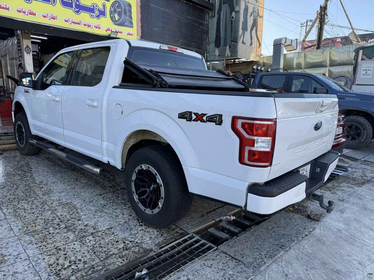 فورد 2018 خليجي شركة العراق
مكفولة من كل شي

باب طويل

بدي قصير

محرك 8 سلندر المرغوب 

دفع رباعي

كير تعليك 10 نمر 

سايد بريك كهرباء

ماشي ٨٩ ميل

السيارة ما بيها اي نقص

وباسمي تحويل سنوية مباشر

السعر 225$

الاتصال 
***********
