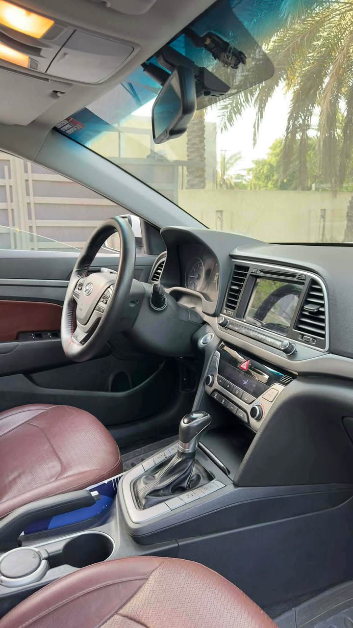 هيواندي النترا 2017 وارد ايراني 

عداد المشي :80الف كيلو 

مكفوله من صبغ 

فول مواصفات 1/1

بصمات 

تشغيل عن بعد
 
كشنات تدفئه+تبريد (4كراسي)

رادارت +تحذير 

لايت زنون led

شاشه اعطال

ستيرن تدفئه
 
انطمه قياده

تبريد بيانو 🎹 

سلايد روف 

مكان السياره بغداد الدوره

‭***********

السعر ١٦٥ وبي مجال بسيط الشراي بغداد, العراق
