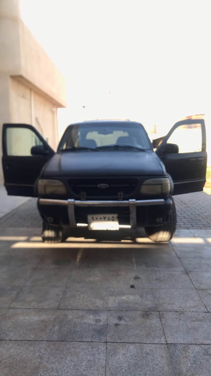 سلام عليكم   فورد اكسبلور موديل 2000 للبيع محرك وكير جديد  سعرها 55 ورقه وبيها مجال للطيبين  ***********
