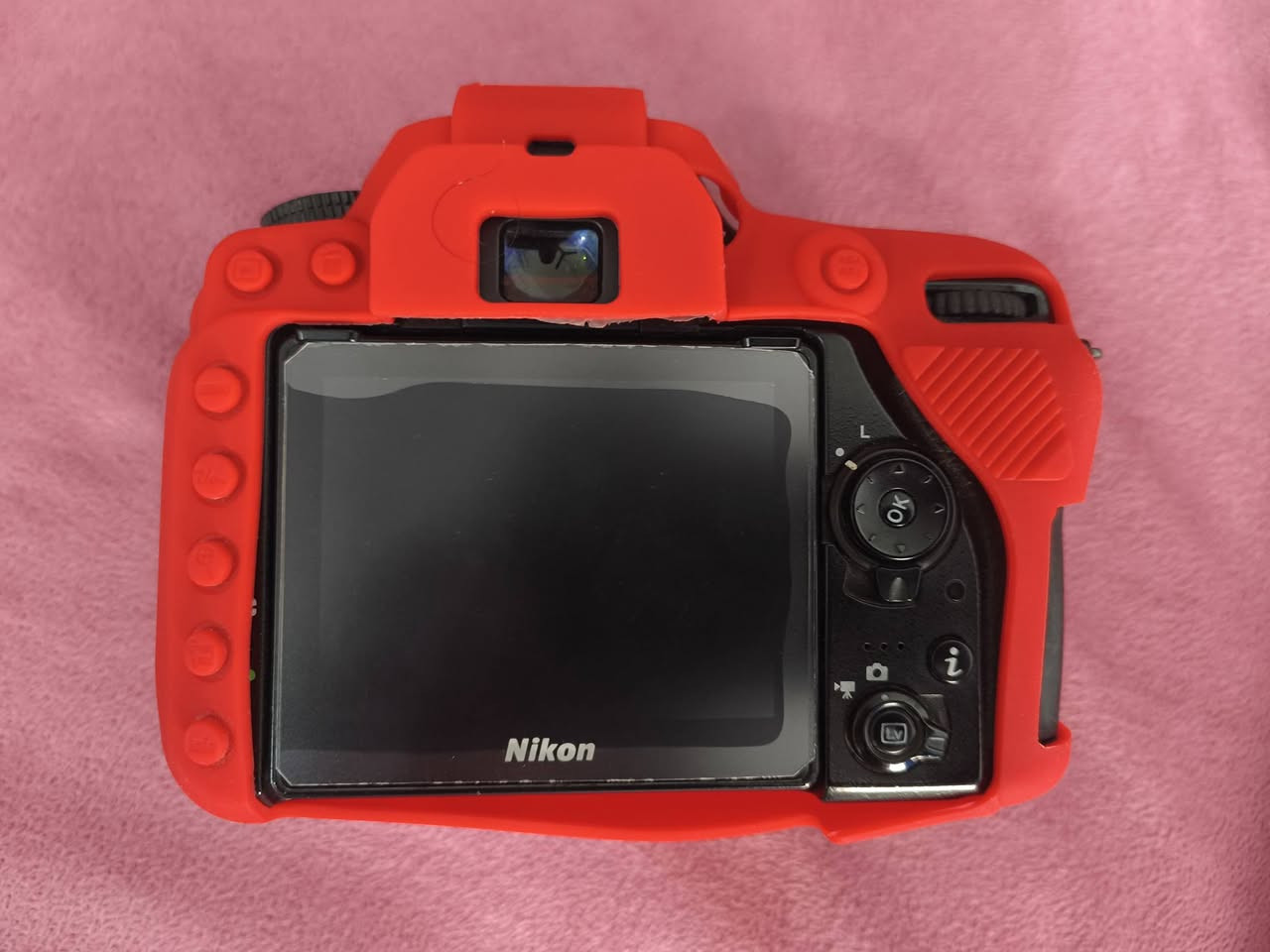 للبيع كامره نيكون D7500  مع كامل ملحقاته
كامره كلش نضيف نسبة النضافه ٩٩٪ 
السعر مليون 
العنوان ديالى ناحية السعديه الجبل ***********
