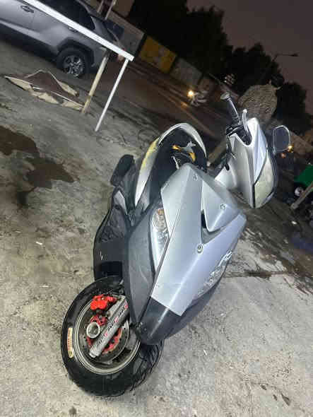 ماكس ثعلب للبيع
دراجه حلوه نقوصاتها بس لايت و هورن شغلات بسيطه 
مكينه ناعمه 
سلف شغال 
السعر قفل 550
مكاني الحرية 
***********
بالعافيه ع الياخذها
