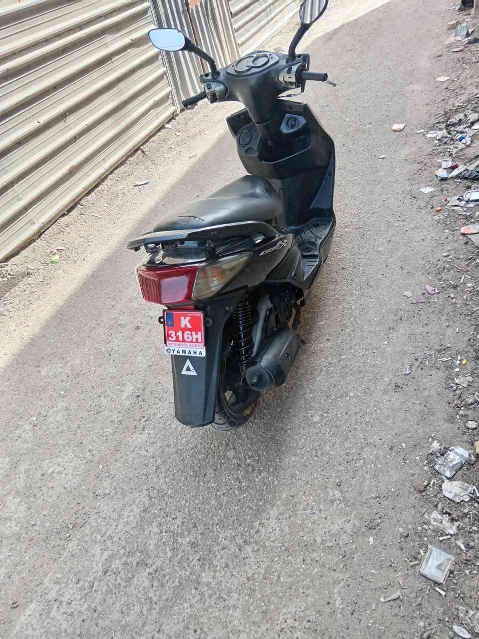 دراجه سكنس فحل ابلاديه كلها مختمه كفراتها اصليه نكره سلف هندر كهربائيات كلها شغاله اوراقها كامله السعر 550 العنوان الشعب التلفون ***********
