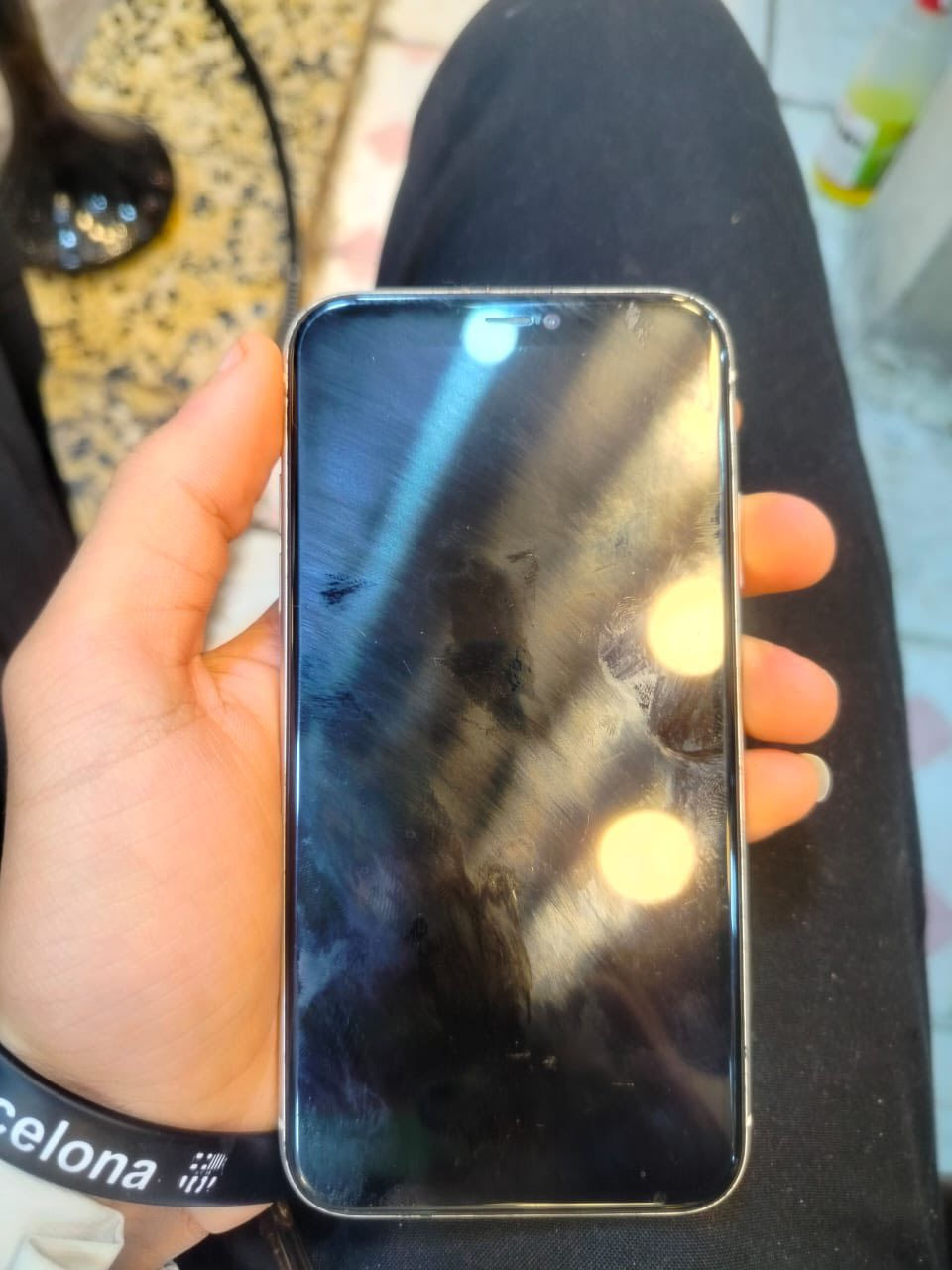 سلام عليكم آيفون ١١ الجهاز نضيف امبدل بطاريه على يدي كلشي شغال بي مساحه ١٢٨ السعر ٢٢٠بي مجال 0 773 571 4628‬
