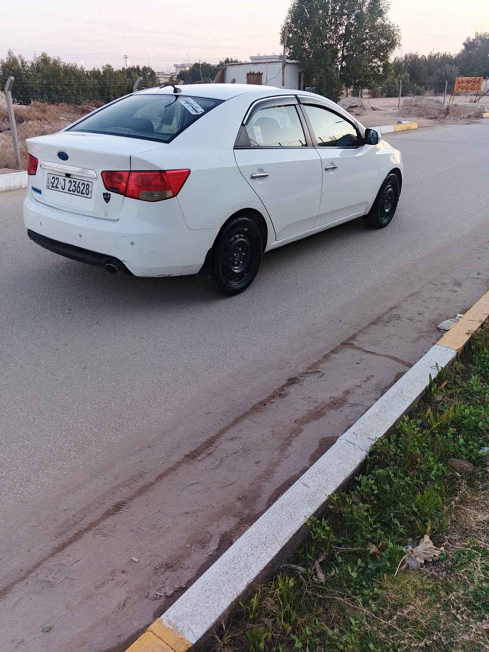 سلام عليكم سياره للبيع سيراتو خليجيه موديل 2013مواصفات نص فول شاشه كامره خلفيه حساسات خلفيه اشاره بلمري مري شفط تبريد في اي بي تحكم ستيرن جهتين اربعه دسك تدفئه وتبريد محرك1600 دوش المرغوب  رقم اربيل بأسم كردي تريد تحويل تريد وكاله سنويه لل 27 محرك جديد كير جديد حداديه جديده تخم تاير جديد سياره بيها مكانين صبغ بدون دواخل  السعر المطلوب 95 وبيها مجال العنوان كربلاء رقم ***********
