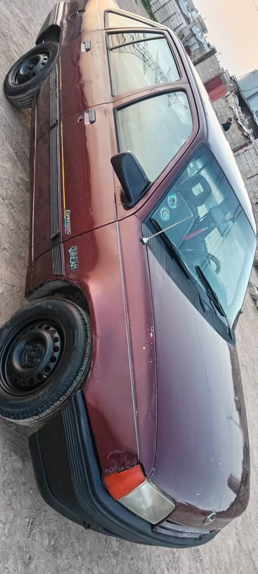 اوبل كاديت موديل 1991 كير محرك شرط حجم 16 بدون أي ضرر رقم نينوى الماني سنويه نهايه ال 2028 داخلها نضيف طخم تاير جديد كهربائيات كيجات مسجل كلها شغاله سياره جاهزه كابون بانزين بيها وشرط التحويل السعر 23 
***********
***********
