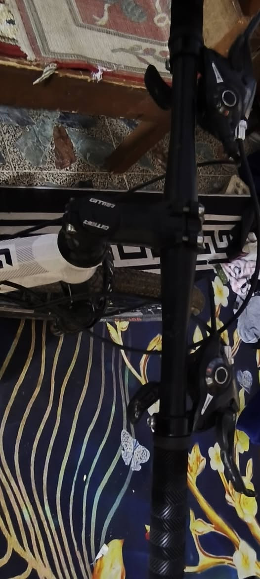 بايسكل ياباني جديد حجم ٢٤لسعر ٨٠وبي مجال لمكان بغداد لمعامل لخاص مفتوح ***********
