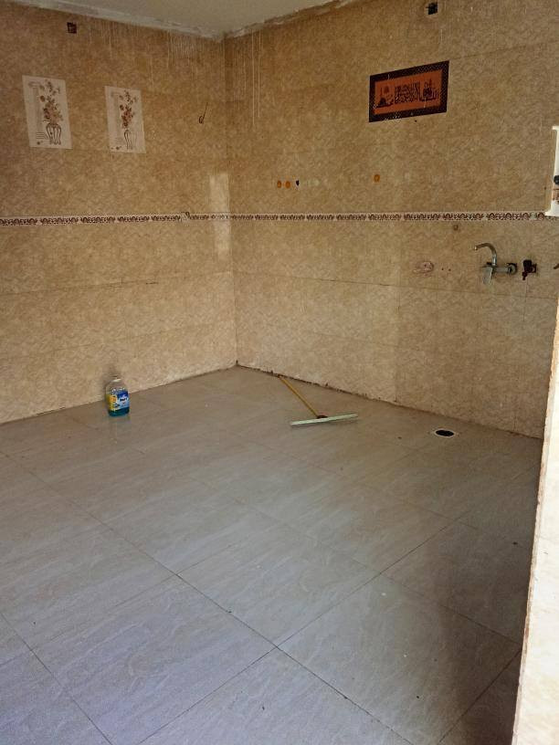 بيت للايجار البيت مساحته 320 طابقين
الطابق الاول- غرفتين وكلدور ومطبخ وصاله ومجمع صحيات داخلي وخارجي 
الطابق الثاني- غرفتين ومجمع صحيات 
السعر 500 وبي مجال 
العنوان -- المراشدة خلف مدينه حمورابي الي ع شارع 60 بلشارع العريض مباشرتا 
للاستفسار الاتصال 
***********
