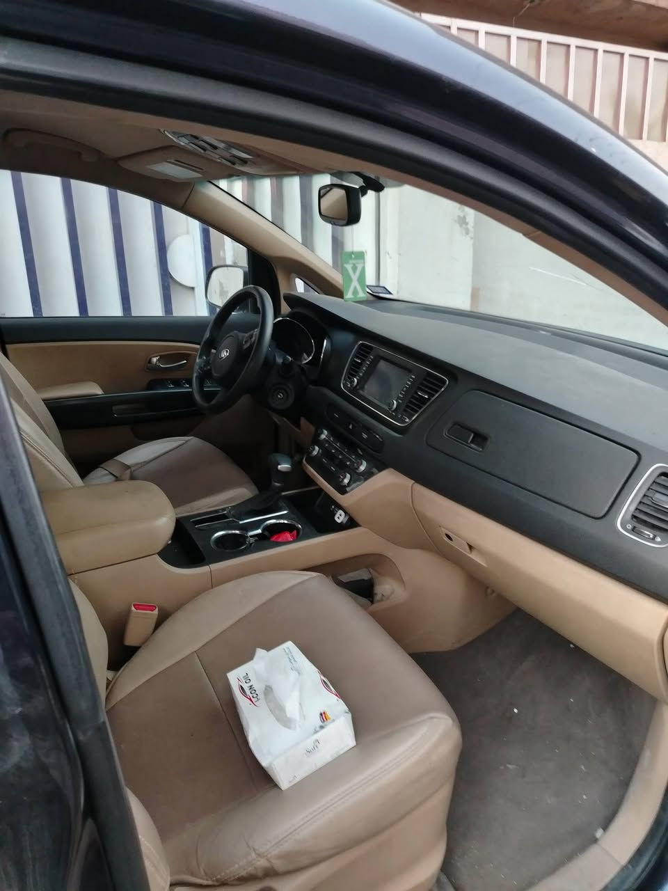 السلام عليكم ورحمة الله وبركاته كيا سيدونا ٢٠٢٠ السيارة حلو ونضيفه وخير من الله ومانقص شي صور الحادث بالمنشور كير ومحرك مكفول ٧راكب مكان السياره بغداد محرك ٣٣٠٠ والسياره استعمال شخصي سعر ٢١٠ وبيه مجال ***********
