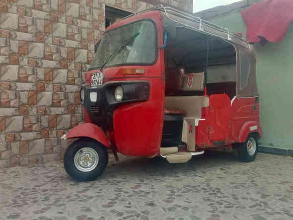 سلام عليكم تكتك البيع 22شهر 8كفاله عامه ما عده بارد يم البك اليت فقط حته ما بين رقم تكتك كامله شراي رقم ***********ما بي وتساب
