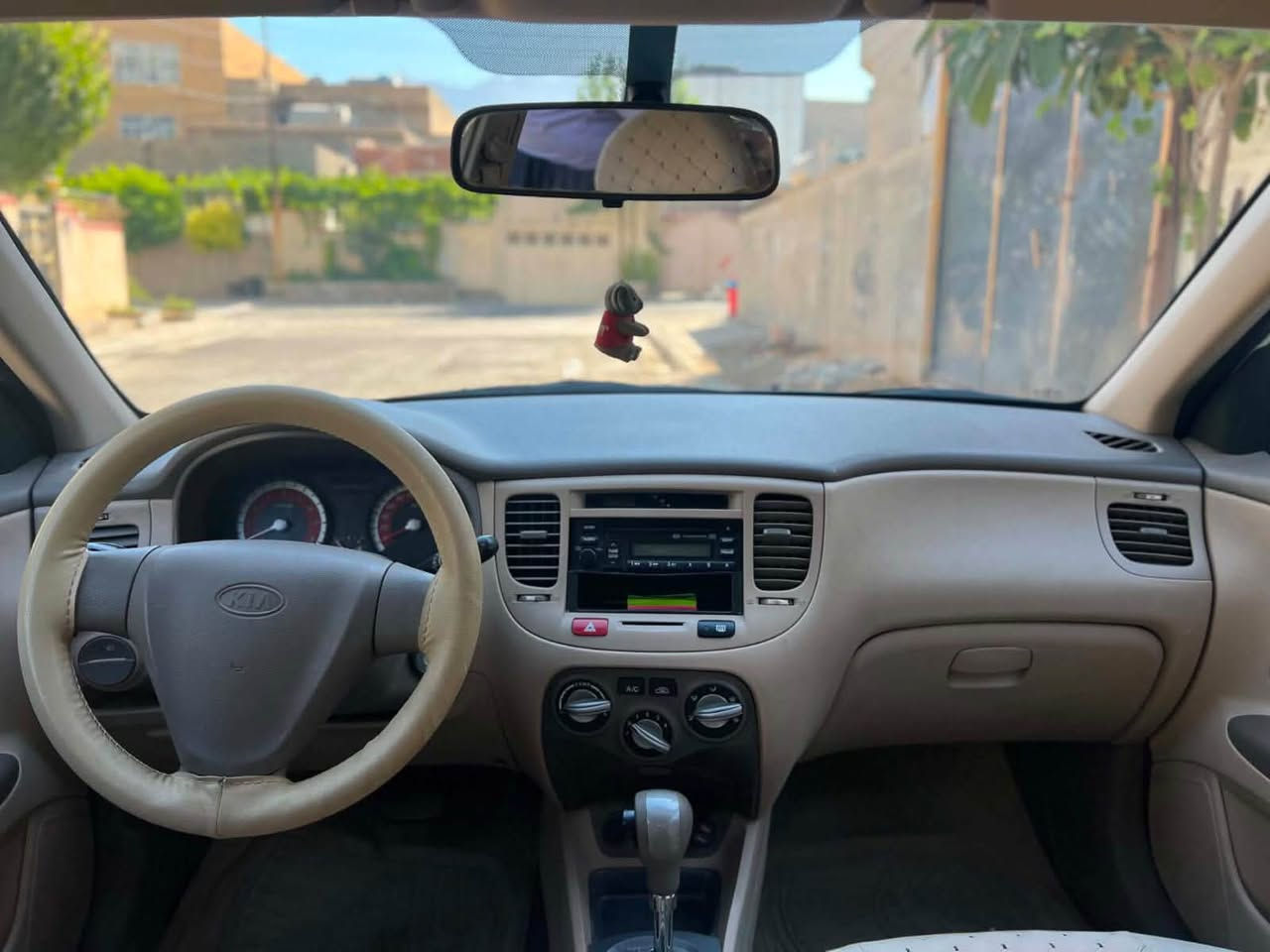 کیا ڕیۆ 2011 ئۆتۆماتیک ڕەقەم سلێمانی بەناو خۆمانەوەیە بێ بۆیاخ و بێ دەعم یەک شوێنی بچوک ساردی هەیە گێڕ و مەکینە و تەبرید و تەحويل و غەڕامە و وکالە بە شەرت 90 گەڵا و مەجال شوێن سلێمانی 
***********
***********
کۆڕەک واتساپی هەیە

كيا ريو 2011 كير اوتوماتيك رقم سليمانية بدون صبغ و بدون حادث فقط مكان صغير بارد كير و مكينة و تبريد و تحويل و غرامة و وكالة بشرط السعر 90 ورقة و مجال مكان السيارة السليمانية والاتصال على هذا الارقام الي مسجلة فوك
