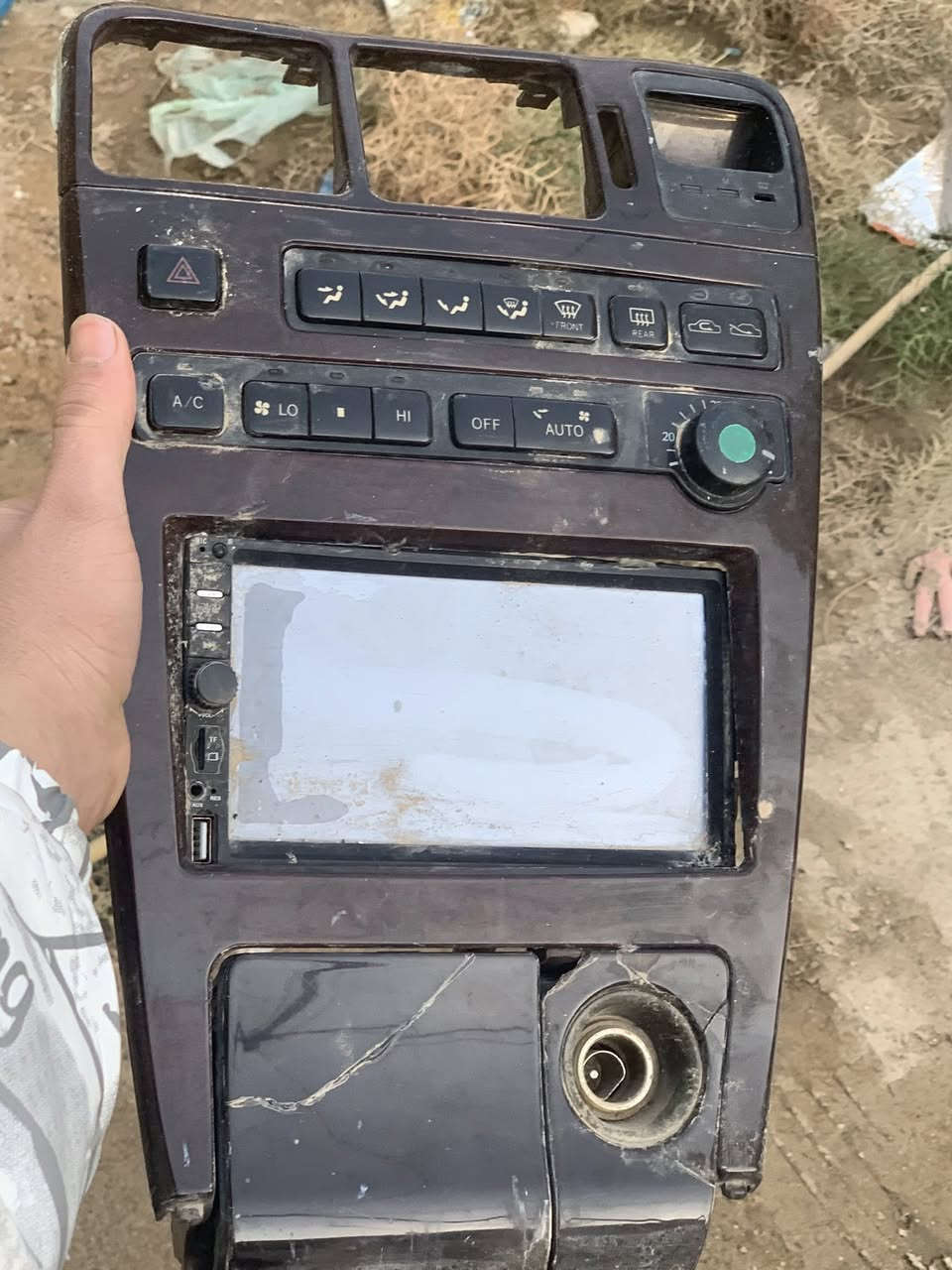 سلام عليكم ادوات شيزر نفخ لؤلؤي البيع شنو تحتاج موجود فره كامله مال صبغ موجوده عندي لايتات بك لايت مستعملات تا بوت شتريد انطيك مكاني نجف رقمي ***********
