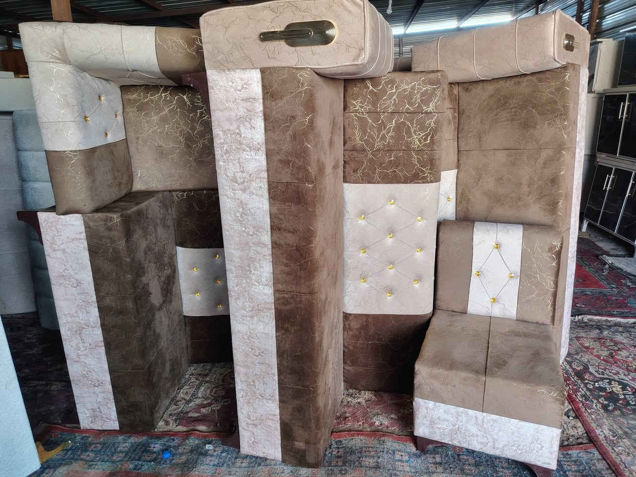 وجبة جديدة من الدواوين والكاونترات في مزاد التساهل للبيع والمراوس للاستفسار راسل الصفحة او اتصل *********** يوجد واتساب
 ملاحظة اشتري جميع الاثاث المنزلي والغرف النوم العراقي
