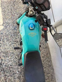 دراجه سونك ماكس للبيع حجم الدراجه 200 سرعه 140 اللون سمائي الموديل 202...