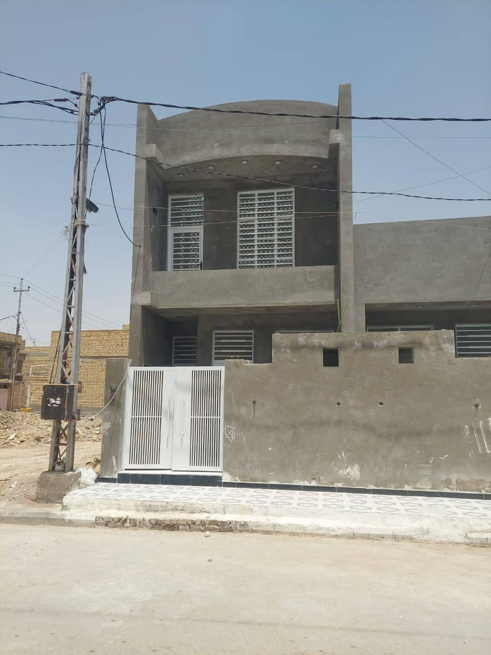 السلام عليكم ورحمه الله وبركاته يعلن مكتب دلالية بركه الزهراء عن بيع مشتمل طابق ونص فول مساحة 100متر طولاني واجهه 5ونزال 20 العنوان كوت حي الحوراء شارع المواكب الاستفسار على الرقم التالي *********** أو مراسلة الصفحه
