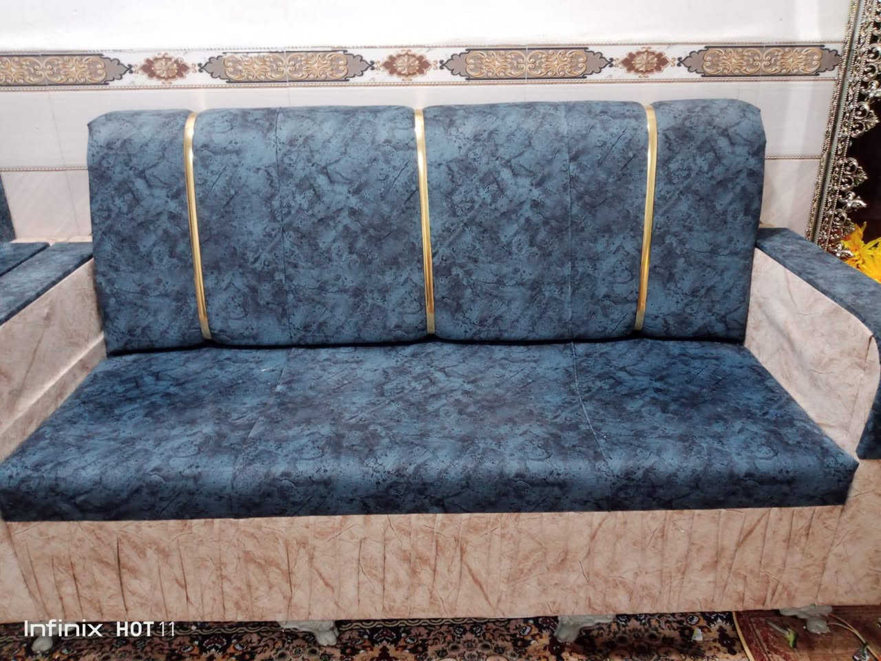 قنفات البيع ب٤٠٠وبيهن مجاله ***********
