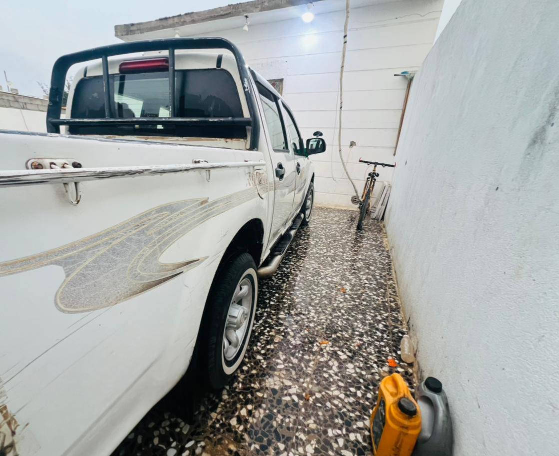 سلام عليكم للبيع او مراوس كنوه موديل 2013
كير محرك حداديه تخم تاير سياره مال جناي 
بدون صبغ السياره مكان السياره كربلاء 
سنويه لل 28 بسمي شرط التحويل 
***********واتساب موجود 
او تصال
