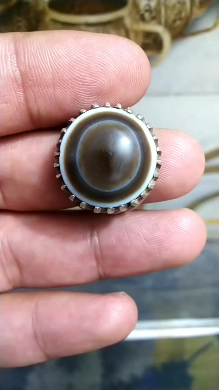 جزع بقري قديم صياغه يدويه ثقيله قياس 24
لبيع سعرهن ٣١٠ الف مع التوصيل مكاني ناصريه *********** سعر نهائي بلعافيه على الجناي
