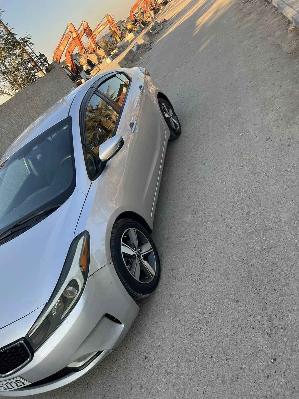 السلام عليكم فورتي 2018حادث موضح ب صوره بيهه جاملغ  وباب مبارك سياره كلش نظيفه بدون دواخل ويرباك  السعر 110 مكان جادريه ***********
