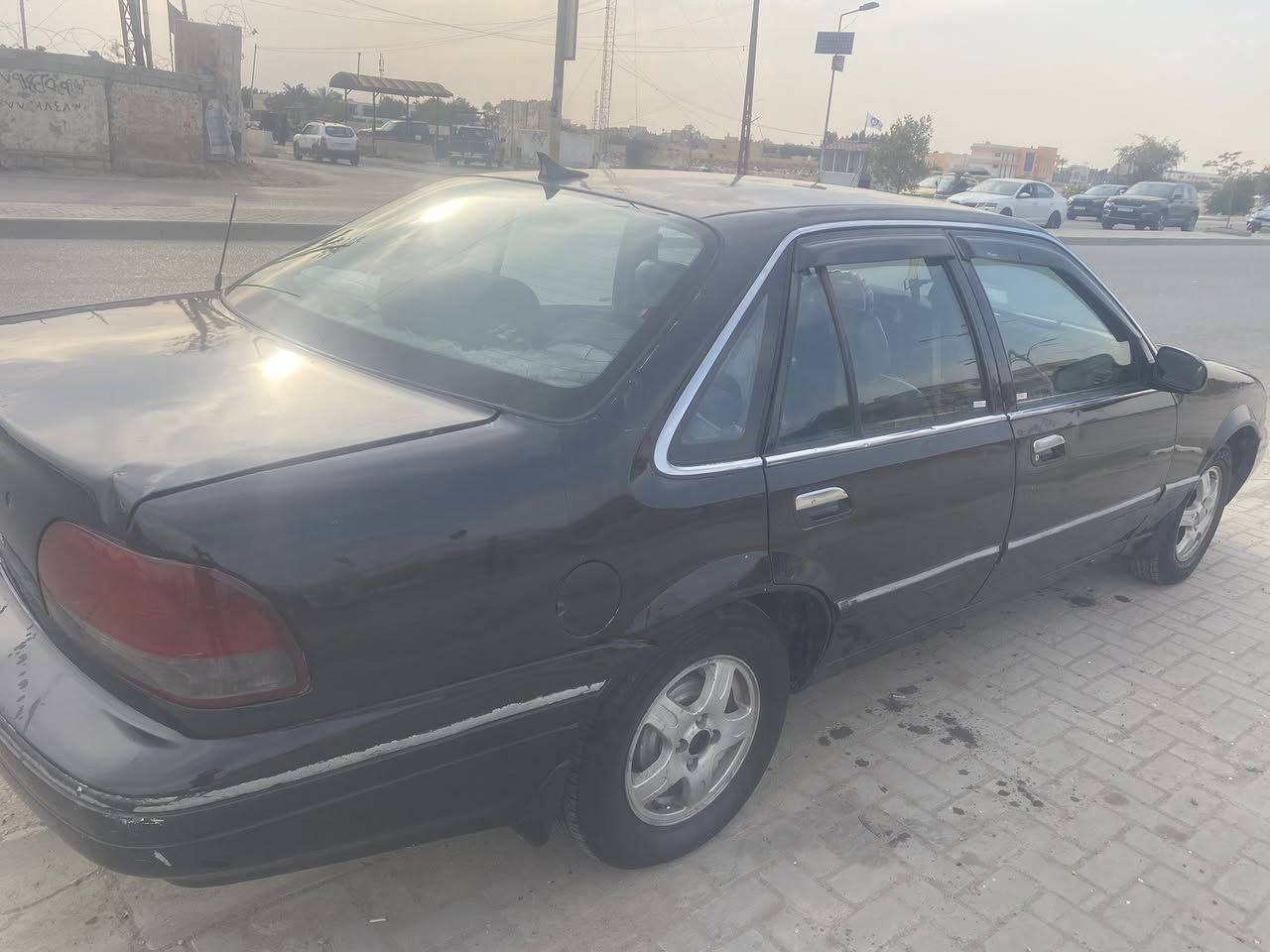 السلام عليكم
برنس 1996 فول اوتماتيك 
تبريد 
كهربائيات كلها فول 
شاشه وسماعات دمام خلفي ودوشمه 
وأدامه جديده وتايرات 4 جدد وباتري 
سنويه ورقم جديد 
السعر 38 وبيها مجال 
***********
المكان بغداد / البياع الري
