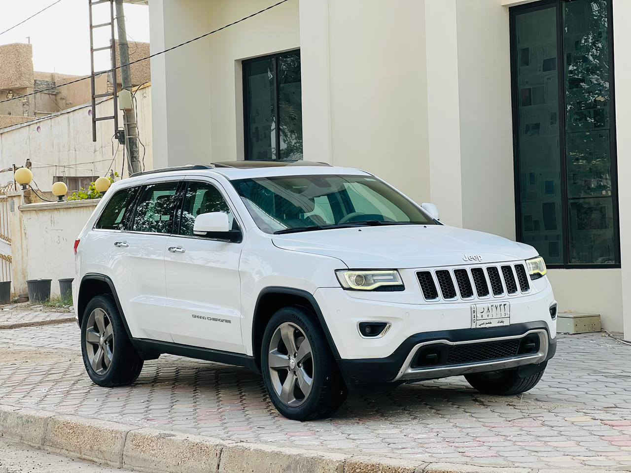 السلام عليكم اخواني موديل ١٤ خليجي السيارة فول ليمتد كل المواصفات بيهه قطعتين بدون دواخل شرط ولا معجون جاهزه وخير من الله السعر النهائي ٢٠٥ مكاني بابل الاسكندريه رقمك ***********
