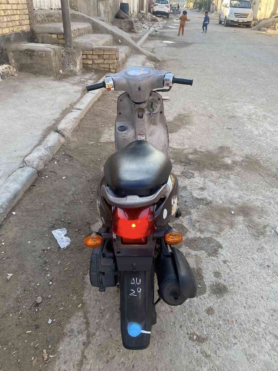 سلام عليكم دراجه فله للبيع الدراجه لون جوزي مميز الدراجه موديل 2011 الدراجه جديده ما متعوبه صايرلي ثلاث اشهر من مطلعه من الوكيل الدراجه اشتريتها علمود المدرسه يعني اروح واجي بيها ما متعوبه بعده وكاله الدراجه مشتريها 1100 مليون او ميه رايدها 150بمليون او خمسين المكان ميسان للاستفسار:***********رحمه لوالديكم الي مو شراي لا يجي ويتعبني
