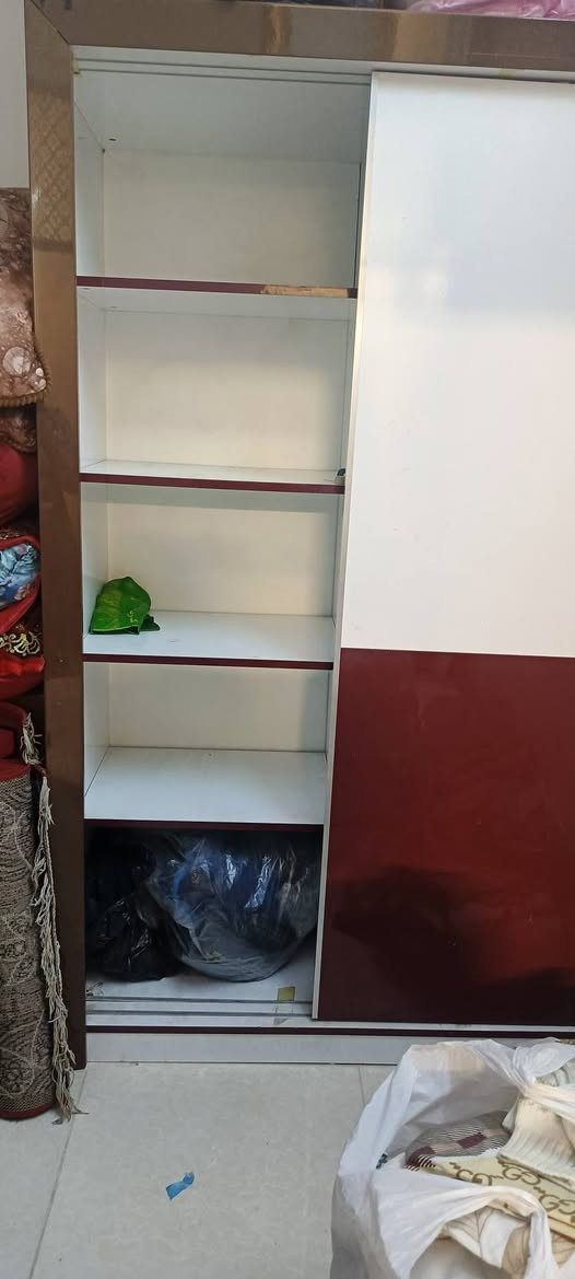 السلام عليك كنتور للبيع طلاقتين  اريدة ب100 قفل 
 وكرسي اطفال ب10 قفل 
غرفه نوم ب150 الف. 
مكاني بغداد الشعب حي الكوفه


**إذا كنت صاحب هذا الإعلان وتريد حذفه لأي سبب، رجاءا أرسل رسالة إلى الدعم الفني**