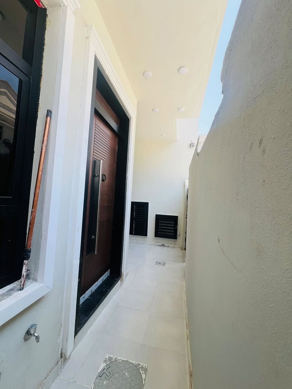 - السَلام ؏ـليڪُم ،
- ⁠دار للبيع 🏠 
- ⁠المساحة :- 100 م 
- الموقع : بغداد _ الدورة _ البعيثة _ مجمع الحليم  
- ⁠بسعر جداً مناسب 
- خدمات كاملة بالمنطقة
- ☎️ للأستفسار التواصل واتساب 
***********
***********
