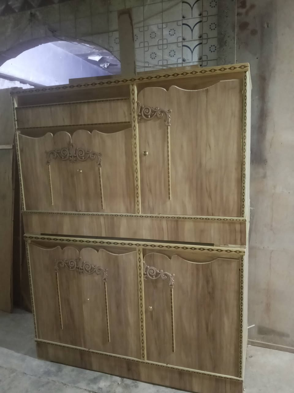 يا الله على بركة الله بأنسب الأسعار كلشي وكلاشي متوفر يمي كناتير وبوفيات جديد
بوفيات مختلفه القياسات متوفره من متر ونص لحد 3 متر 
كناتير من 2 باب لحد 4 باب صبغ وسويجات ويدات 
بوفيه مترين ونص السعر 110 مترين سعر 100 جربايه نفرين سعر 150 رحلات صلاه جديد لوحده 60 المكان يم معمل الثلج العبيدي مقبل دائرة كهرباء علويه منار ورا صيدلية جومانه الرقم ***********
