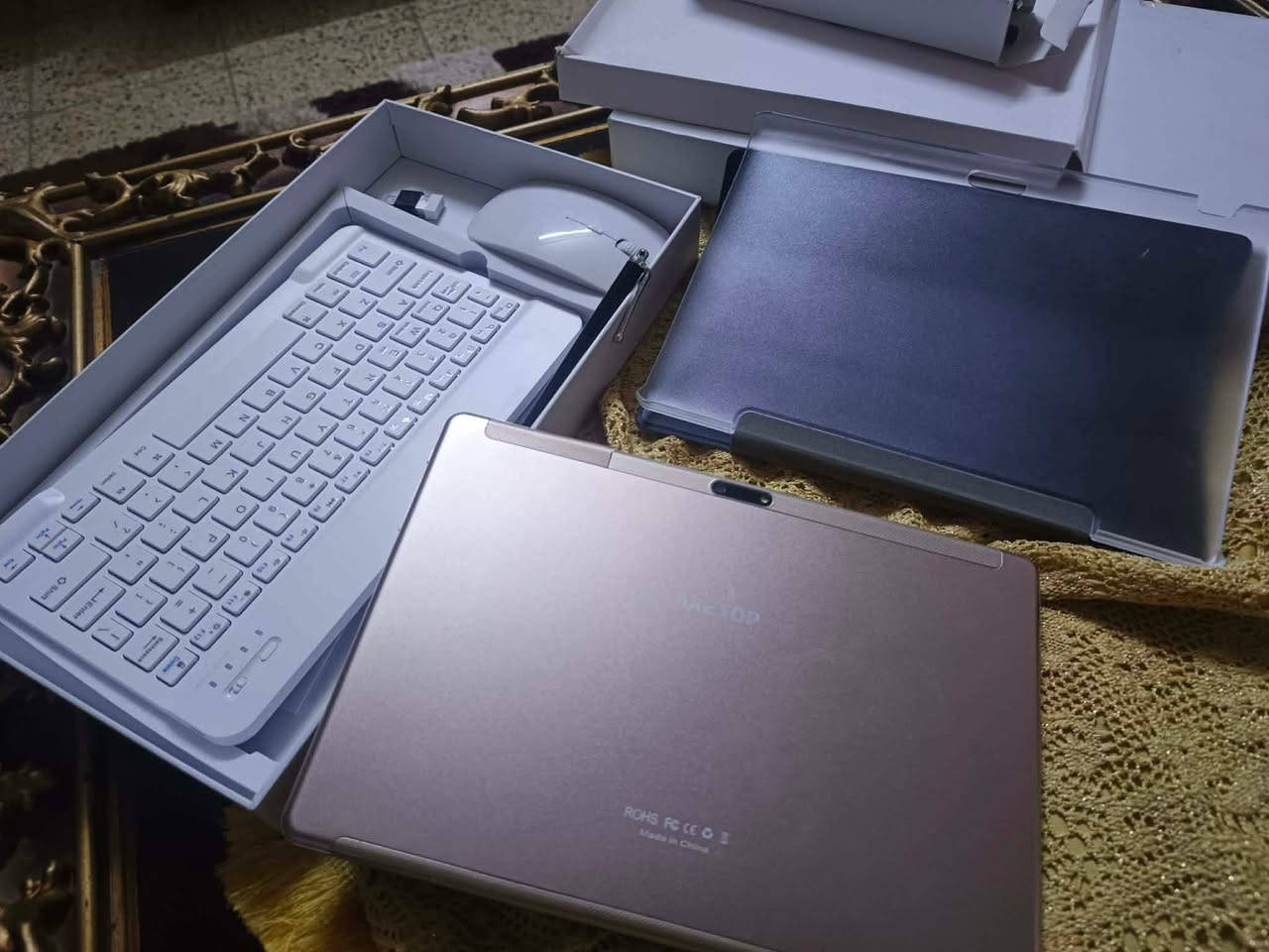 ايباد للبيع نوعه pc 
ذاكره 128 
ورام 4+4
جديد ما مستخدم 
كامل ملحقاته ماوس كيبورد وكفر وقلم 
شاحنه وسماعات 
سعر 130 وبي مجال حك جيتك


**إذا كنت صاحب هذا الإعلان وتريد حذفه لأي سبب، رجاءا أرسل رسالة إلى الدعم الفني**