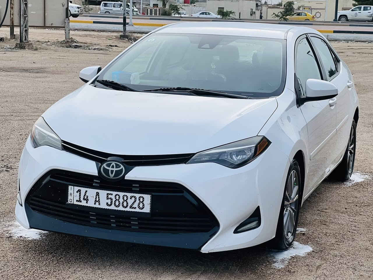 السلام عليكم للبيع كورلا موديل2017وارد امريكي
بيه بيبان ثنين وجاملغ الخلفي بي بارد سياره جديده
رقم بصره انكليزي سنويه جديده مكينه كير حداديه 
تخم تاير كله جديد  مكان سياره البصره باقي تفاصيل ع رقم انه مكلف بنشر ***********
