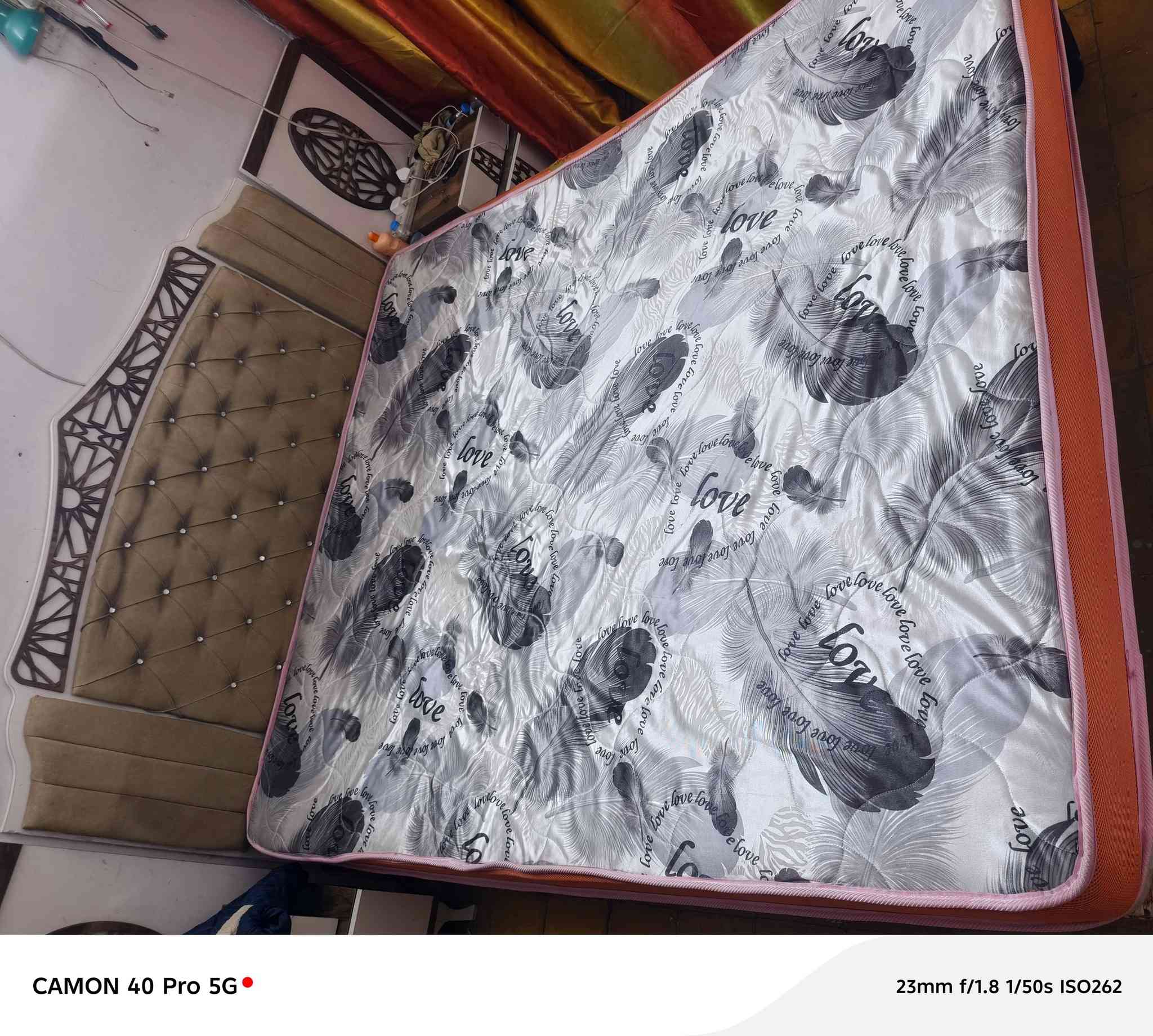 السلام عليكم الى من يهمة الأمر هذا فراش نفرين نضيف بس شوية دايس اريد انطي لوجة الله تعالى اي احد محتاج ويريدة
الاتصال ع هذا الرقم ***********
