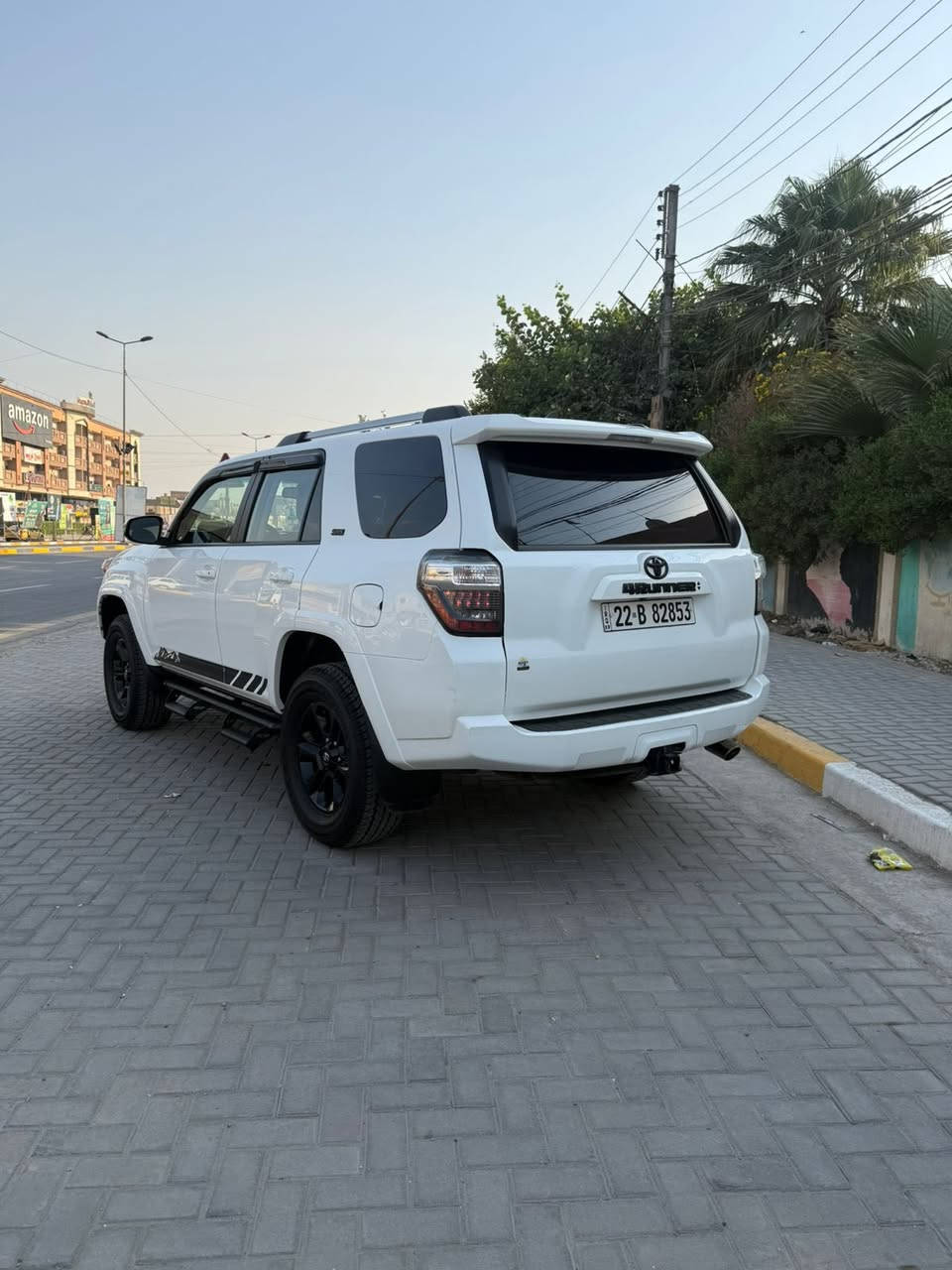 السلام عليكم
للبيع تيوتا فور رنر 4 رنر 
موديل 2021 
وارد امريكي حادث حسب ما موضح في الصور 
ربع الجاملغ والبنيد امبدل نفس اللون 
ماشية 45 الف فقط 
مواصفات بصمه فتحمه رادار امامي كامرة 
وكشنات جلد كهرباء 
السيارة بيها تخم تاير جديد 
كامله اي نقص مابيها كلش جديده 
مكينه 4000 سته سلندر 

للبيع بسعر 280 ورقه وبيها مجال 

للاستفسار الاتصال عل الرقم ***********
مكانها بغداد
