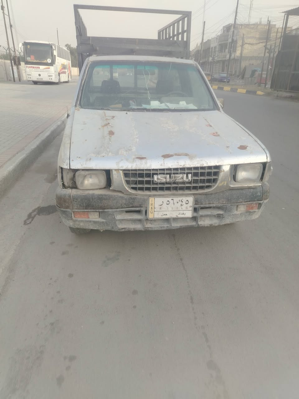 سلام عليكم عندي سياره بيكم ازوزه رقم بغداد صاحبه موجود موديل 91 مكينه محورها ونجي اربعه صدر خير من الله سعر ٢٢ مكان بغداد ***********
