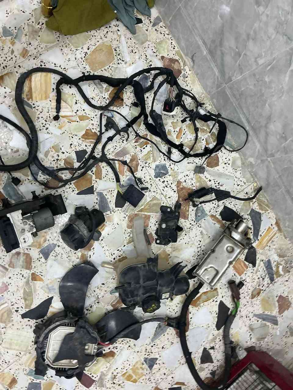 غراض دورنكو 2025البيع مروحه عاصفه بس الماطور مشط  ضفيره مال بدنه ايبيس فاكيوم دبه مكسوره بس لا اليط ***********
