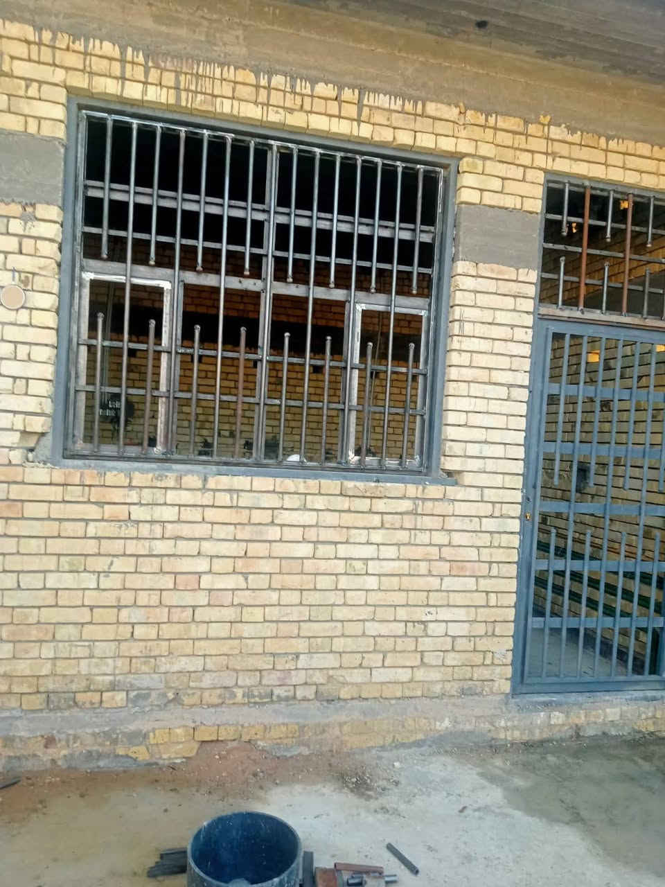 شغلي أبواب وشبابيك  وتسابي *********** علي الحداد البصره رقم *********** حداد متجول . عنوان الورشه  البصره حي بغداد ضهر العلوه. العنوان الثاني ابو الخصيب للحداده
