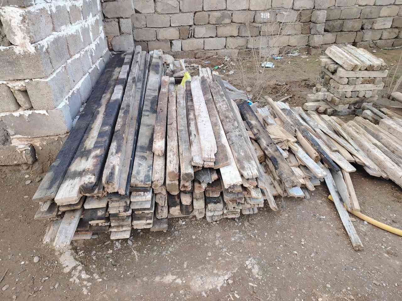 سلام عليكم خشب لبيع المكان ناحية زمار قرية خراب العاشق***********
